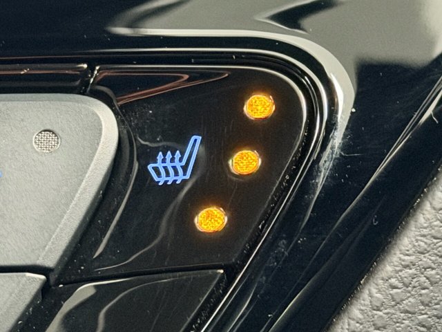 2022 TOYOTA C-HR - Photo 12