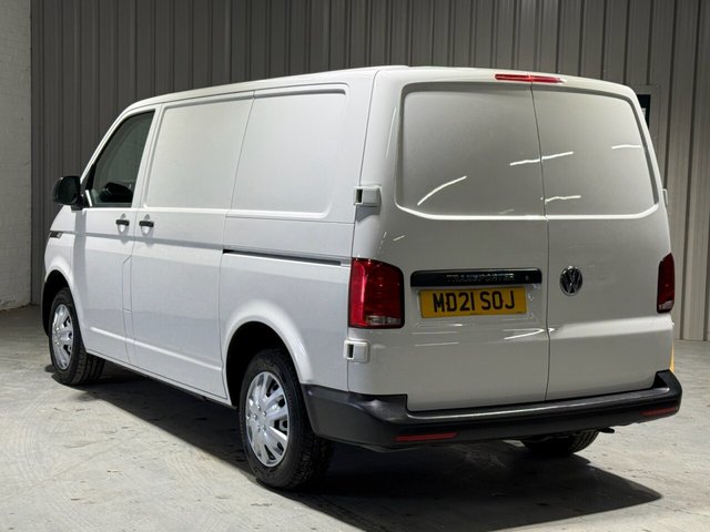 2021 VOLKSWAGEN TRANSPORTER - Photo 2