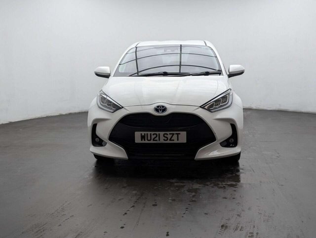 USED 2021 21 TOYOTA YARIS 1.5 VVT-h Design Hatchback 5dr Petrol Hybrid E-CVT Euro 6 (s/s) (116 ps) PARKING CAMERA+APPLE CARPALY CLICK&COLLECT/HOME DELIVERY