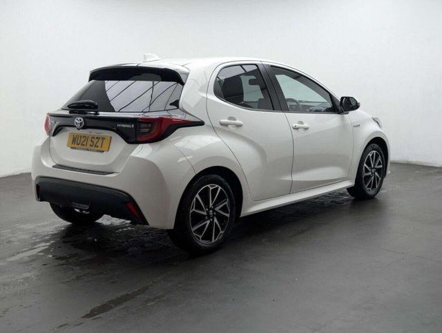 USED 2021 21 TOYOTA YARIS 1.5 VVT-h Design Hatchback 5dr Petrol Hybrid E-CVT Euro 6 (s/s) (116 ps) PARKING CAMERA+APPLE CARPALY CLICK&COLLECT/HOME DELIVERY