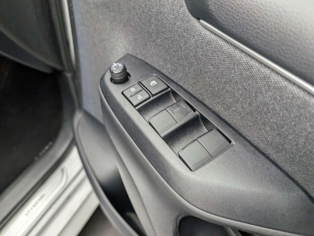 USED 2021 21 TOYOTA YARIS 1.5 VVT-h Design Hatchback 5dr Petrol Hybrid E-CVT Euro 6 (s/s) (116 ps) PARKING CAMERA+APPLE CARPALY CLICK&COLLECT/HOME DELIVERY