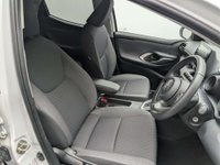 USED 2021 21 TOYOTA YARIS 1.5 VVT-h Design Hatchback 5dr Petrol Hybrid E-CVT Euro 6 (s/s) (116 ps) PARKING CAMERA+APPLE CARPALY CLICK&COLLECT/HOME DELIVERY