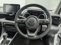 USED 2021 21 TOYOTA YARIS 1.5 VVT-h Design Hatchback 5dr Petrol Hybrid E-CVT Euro 6 (s/s) (116 ps) PARKING CAMERA+APPLE CARPALY CLICK&COLLECT/HOME DELIVERY