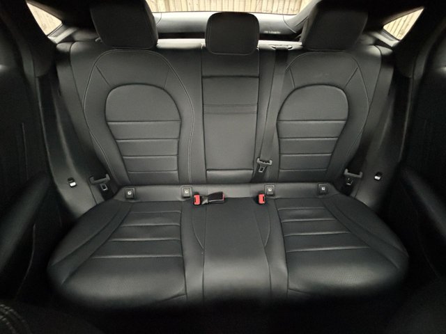 2017 Mercedes-Benz GLC - Photo 9