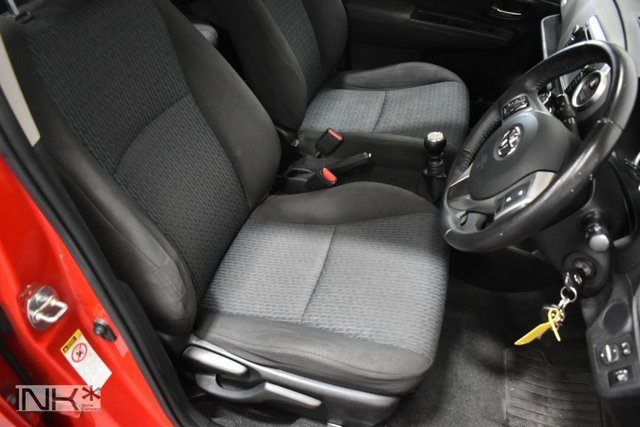 2012 TOYOTA YARIS 1.33 Dual VVT-i TR Hatchback 5dr Petrol Manual Euro 5 (101 ps) - Photo 12