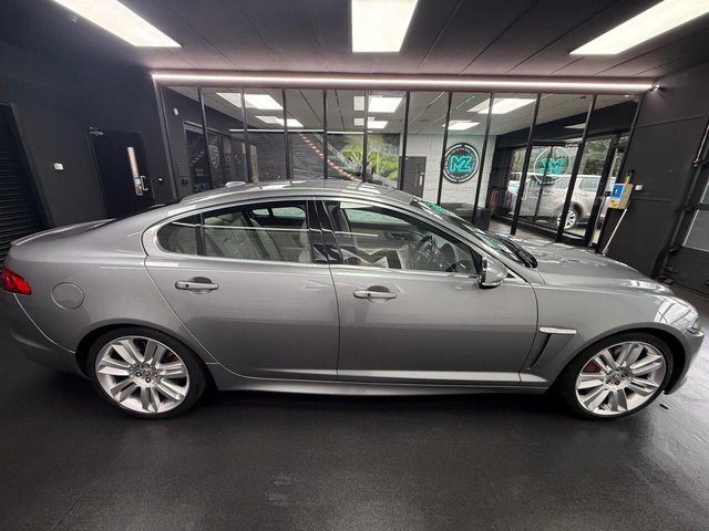 2012 JAGUAR XF - Photo 6