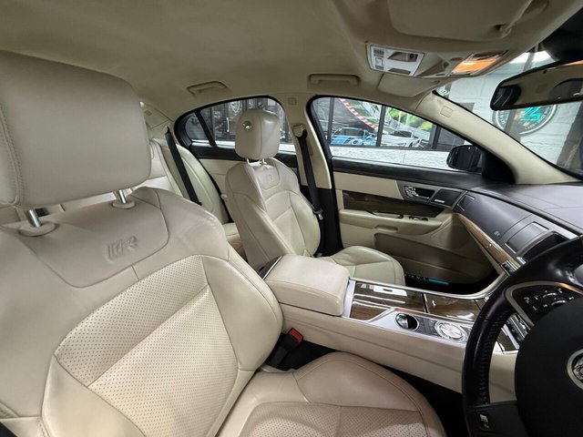 2012 JAGUAR XF - Photo 9