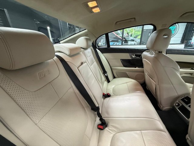 2012 JAGUAR XF - Photo 11