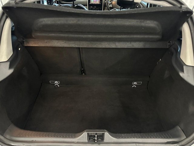 2016 RENAULT CLIO 0.9 TCe Dynamique S Nav Hatchback 5dr Petrol Manual Euro 6 (s/s) (90 ps) - Photo 7