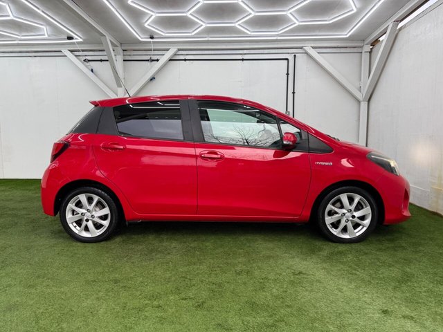 2015 TOYOTA YARIS 2015 1.5 VVT-h Sport E-CVT Euro 6 5dr - Photo 5