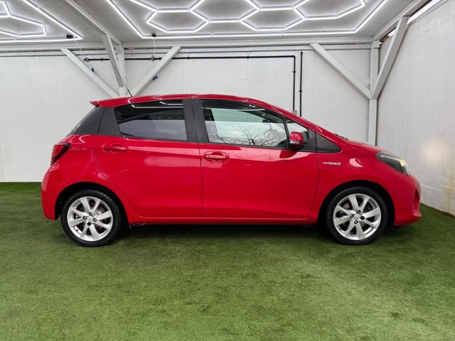 2015 TOYOTA YARIS 2015 1.5 VVT-h Sport E-CVT Euro 6 5dr - Photo 2