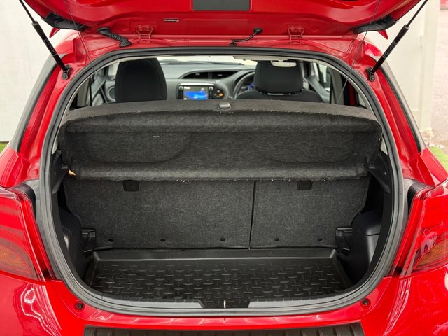 2015 TOYOTA YARIS 2015 1.5 VVT-h Sport E-CVT Euro 6 5dr - Photo 8