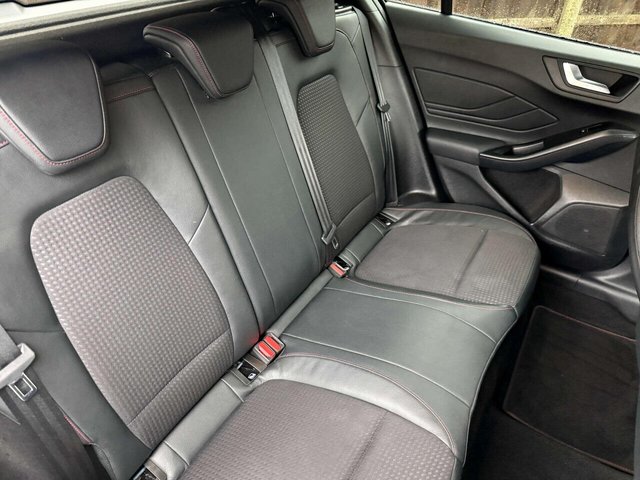 2019 Ford Focus - Photo 10