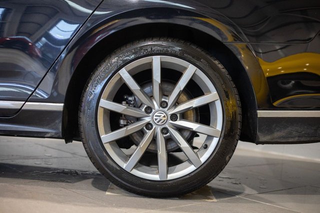 2020 Volkswagen Passat 2L R-Line 4dr - Photo 8