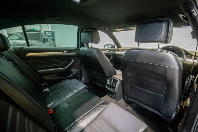 2020 Volkswagen Passat 2L R-Line 4dr - Photo 11