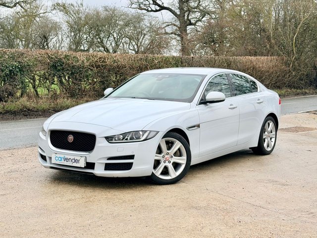 2016 Jaguar Xe 2L Portfolio 4dr - Photo 3