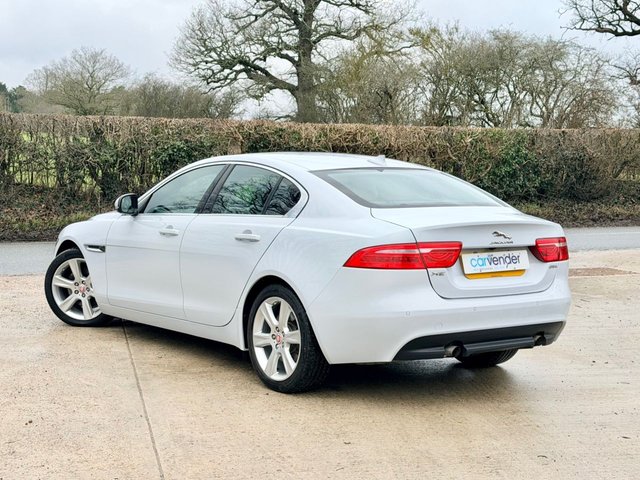 2016 Jaguar Xe 2L Portfolio 4dr - Photo 6