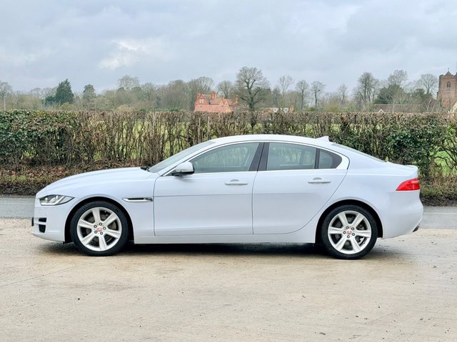 2016 Jaguar Xe 2L Portfolio 4dr - Photo 8