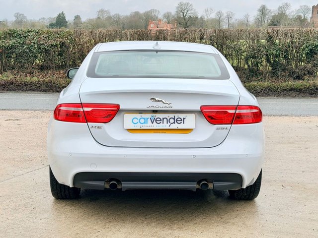 2016 Jaguar Xe 2L Portfolio 4dr - Photo 10