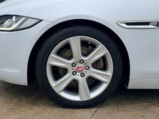 2016 Jaguar Xe 2L Portfolio 4dr - Photo 11