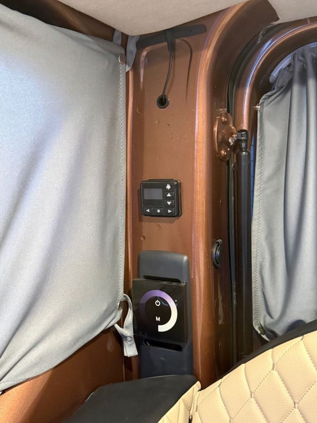 2016 RENAULT TRAFIC - Photo 8