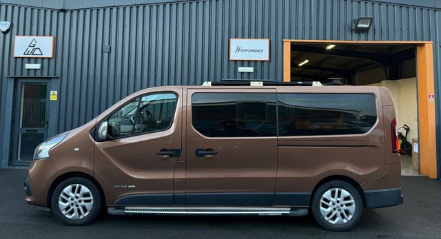 2016 RENAULT TRAFIC - Photo 4