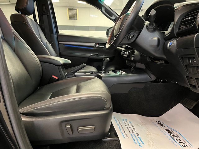 2021 Toyota HI-Lux 2.8L Invincible X 4dr - Photo 8