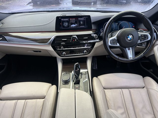 2017 BMW 5 SERIES - Photo 9