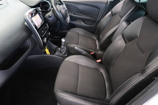2016 RENAULT CLIO 1.5 dCi Dynamique S Nav Hatchback 5dr Diesel Manual Euro 6 (s/s) (110 ps) - Photo 11