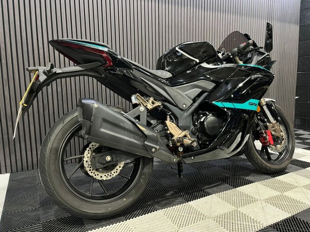 View our SINNIS GPX 125