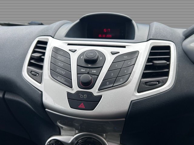 2013 FORD FIESTA 2013 1.4 TDCi DPF Zetec Hatchback 3dr Diesel Manual (104 g/km, 69 bhp) - Photo 6