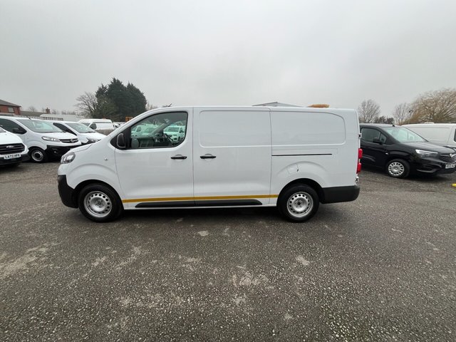 2022 Vauxhall Vivaro 1.5L Dynamic 6dr - Photo 10