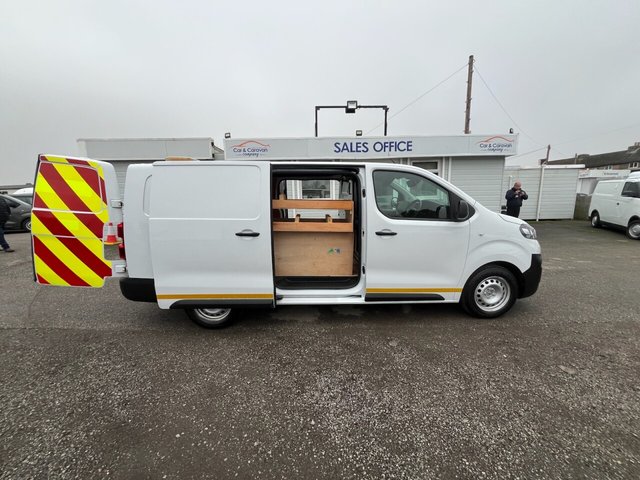 2022 Vauxhall Vivaro 1.5L Dynamic 6dr - Photo 9