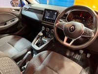 USED 2021 21 RENAULT CLIO 1.0 TCe Iconic Hatchback 5dr Petrol Manual Euro 6 (s/s) (100 ps) 16" Alloys. Privacy. Sat Nav.