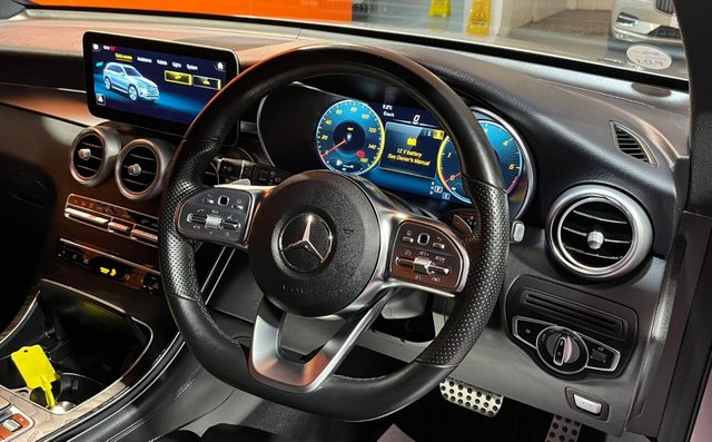 2021 MERCEDES-BENZ GLC 2.0 GLC300d AMG Line (Premium) SUV 5dr Diesel G-Tronic+ 4MATIC Euro 6 (s/s) (245 ps) 20" Alloys. HUGE HUGE Spec. - Photo 9