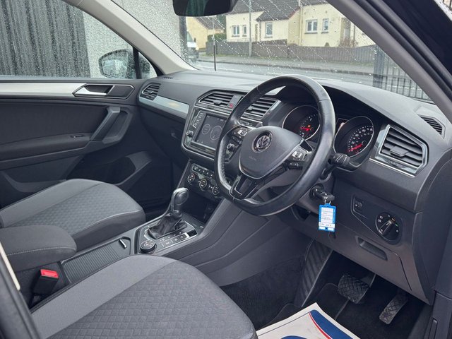 2017 VOLKSWAGEN TIGUAN 2.0 TDI BlueMotion Tech SE Navigation SUV 5dr Diesel DSG 4Motion Euro 6 (s/s) (190 ps) - Photo 9
