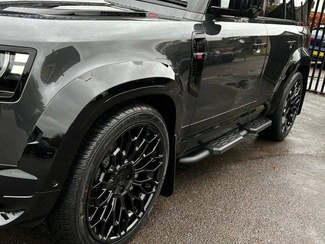 2026 Land Rover DEFENDER 110 - Photo 8