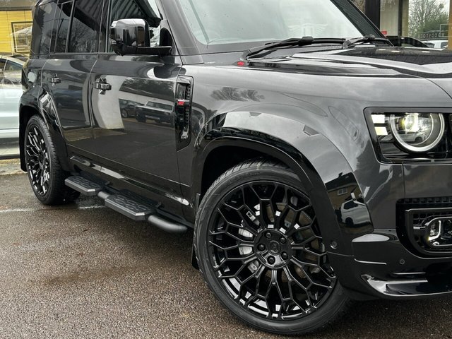 2026 Land Rover DEFENDER 110 - Photo 7