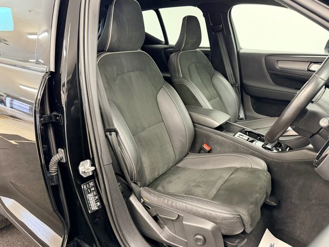 2020 VOLVO XC40 - Photo 3