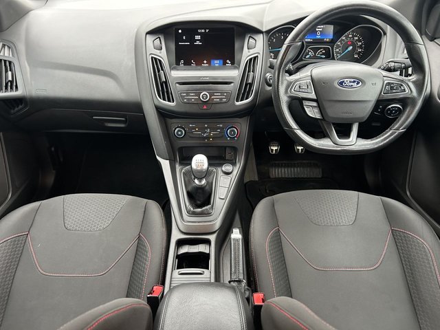 2017 FORD FOCUS - Photo 9