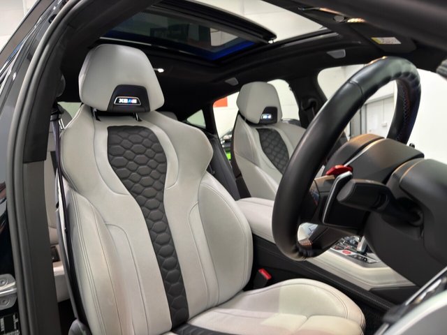 2021 BMW X6 M 4.4L Competition 5dr - Photo 11