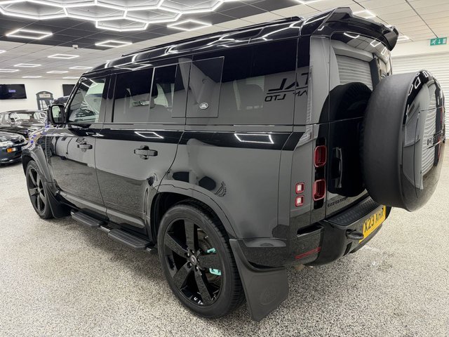 View our LAND ROVER DEFENDER