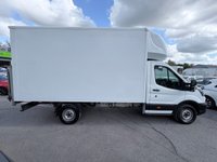 USED 2022 72 FORD TRANSIT White 2.0 EcoBlue Euro 6 Luton van L4, 72,450 miles, ULEZ compliant, 6-Speed manual, Bluetooth, DAB, Electric tail lift. Final price plus VAT @ 20%! This 2022 Ford Transit 2.0 350 EcoBlue Leader FWD L4 Euro 6 (s/s) 2dr is a standout example, having been owned by only one person since new. This reliable diesel van boasts a 2.0 litre EcoBlue engine and meets Euro 6 emission standards. It comes with a 3 month warranty for your peace of mind, and a full 12 months MOT will be provided upon purchase, ensuring its roadworthiness. Notable features include an Extra Heavy Duty Alternator, a 4.2in Monochrome TFT screen with the advanced SYNC 4 system a