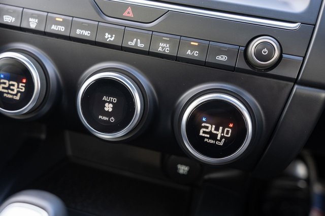 2019 JAGUAR E-PACE 2.0 D180 Chequered Flag SUV 5dr Diesel Auto AWD Euro 6 (s/s) (180 ps) - Photo 9