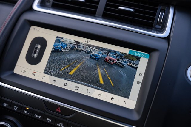 2019 JAGUAR E-PACE 2.0 D180 Chequered Flag SUV 5dr Diesel Auto AWD Euro 6 (s/s) (180 ps) - Photo 10