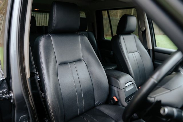 View our LAND ROVER DISCOVERY 4