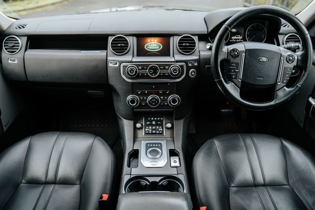 2016 Land Rover Discovery 4 3L SE Tech 5dr - Photo 2