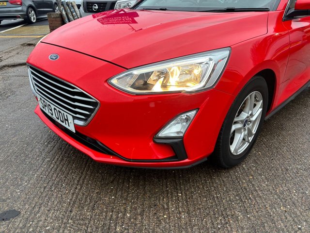 2019 FORD FOCUS 1.0T EcoBoost Zetec Hatchback 5dr Petrol Manual Euro 6 (s/s) (100 ps) - Photo 3