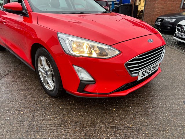 2019 FORD FOCUS 1.0T EcoBoost Zetec Hatchback 5dr Petrol Manual Euro 6 (s/s) (100 ps) - Photo 4