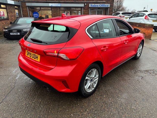 2019 FORD FOCUS 1.0T EcoBoost Zetec Hatchback 5dr Petrol Manual Euro 6 (s/s) (100 ps) - Photo 10